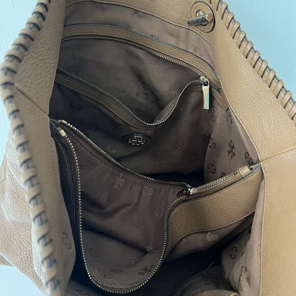 Tory Burch Marion East-West Tote in Royal Tan Pebbled Leather Gold Link Handle - Picture 5 of 12